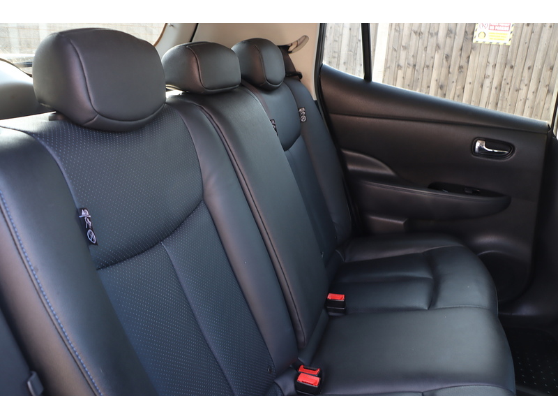 Nissan 30kWh Tekna Hatchback 5dr Electric Auto (109 bhp) 92-96 Mitcham Road