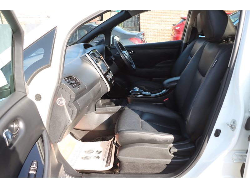 Nissan 30kWh Tekna Hatchback 5dr Electric Auto (109 bhp) 92-96 Mitcham Road