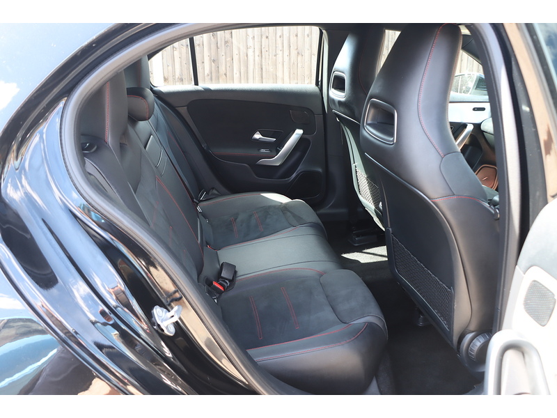 Mercedes-Benz A200 1.3 AMG LINE (PREMIUM) HATCHBACK 5DR PETROL 7G-DCT AUTO HEATED SEATS SAT NAV BLUETOOTH DAB STEREO REAR CAMERA PARKING AIDS ONLY 77000 MILES FSH 72-74 Mitcham Road