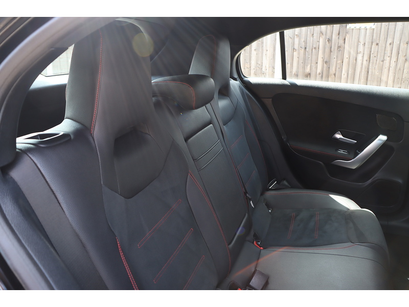 Mercedes-Benz A200 1.3 AMG LINE (PREMIUM) HATCHBACK 5DR PETROL 7G-DCT AUTO HEATED SEATS SAT NAV BLUETOOTH DAB STEREO REAR CAMERA PARKING AIDS ONLY 77000 MILES FSH 72-74 Mitcham Road