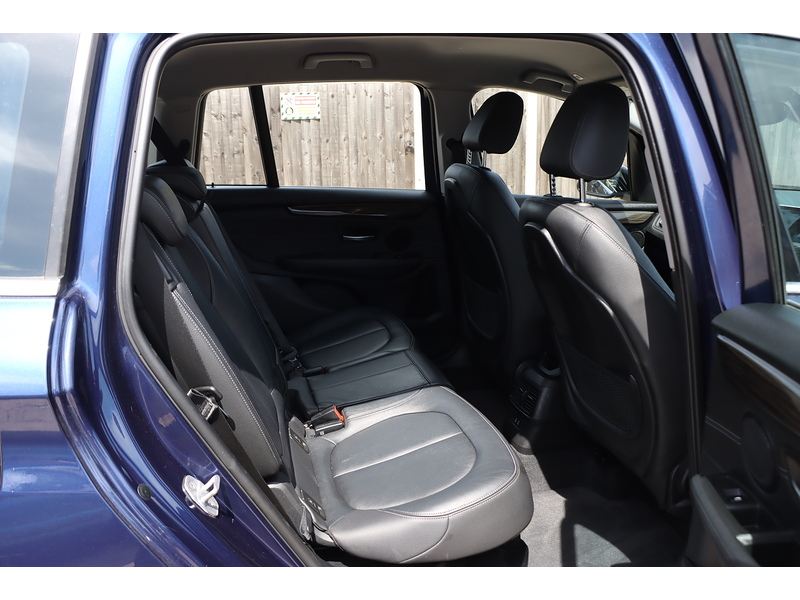 BMW 218I 1.5 LUXURY MPV 5DR PETROL DCT AUTO 7 SEATER SAT NAV BLUETOOTH DAB STEREO CD PLAYER PARKING AIDS JUST 2 OWNERS ONLY 56000 MILES FSH NO ULEZ CHARGE 92-96 Mitcham Road