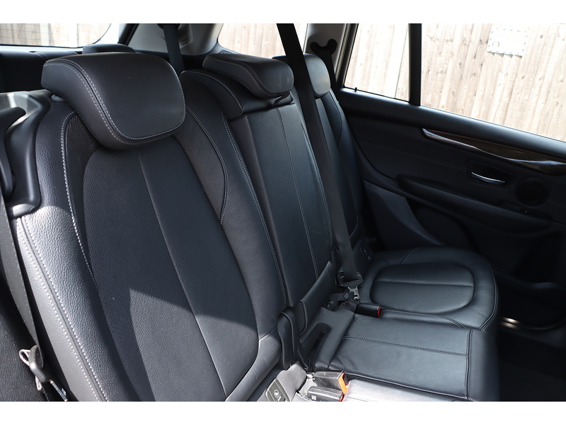BMW 218I 1.5 LUXURY MPV 5DR PETROL DCT AUTO 7 SEATER SAT NAV BLUETOOTH DAB STEREO CD PLAYER PARKING AIDS JUST 2 OWNERS ONLY 56000 MILES FSH NO ULEZ CHARGE 92-96 Mitcham Road