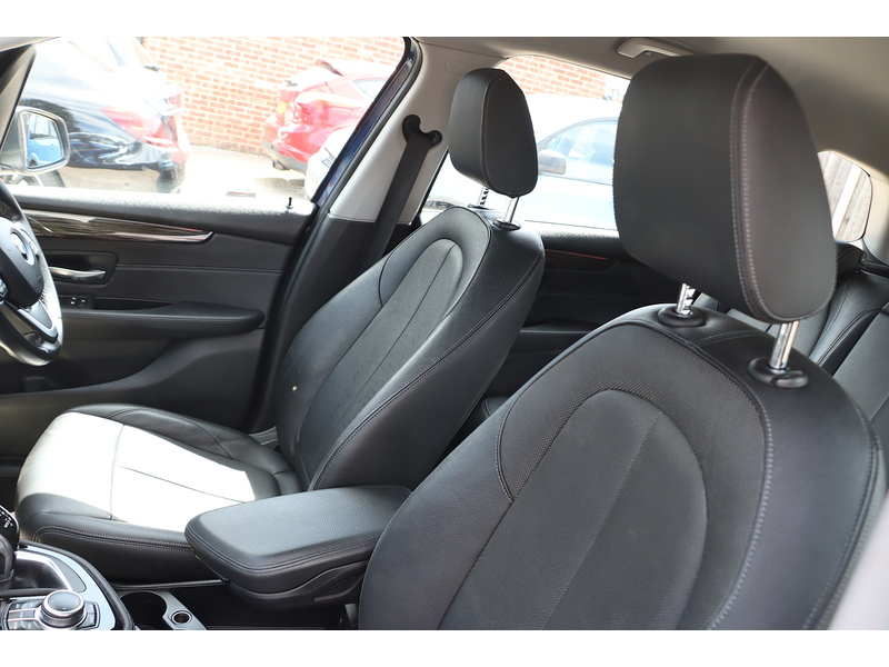 BMW 218I 1.5 LUXURY MPV 5DR PETROL DCT AUTO 7 SEATER SAT NAV BLUETOOTH DAB STEREO CD PLAYER PARKING AIDS JUST 2 OWNERS ONLY 56000 MILES FSH NO ULEZ CHARGE 92-96 Mitcham Road
