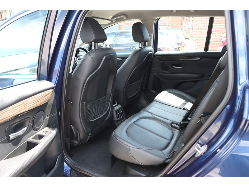 BMW 218I 1.5 LUXURY MPV 5DR PETROL DCT AUTO 7 SEATER SAT NAV BLUETOOTH DAB STEREO CD PLAYER PARKING AIDS JUST 2 OWNERS ONLY 56000 MILES FSH NO ULEZ CHARGE 92-96 Mitcham Road