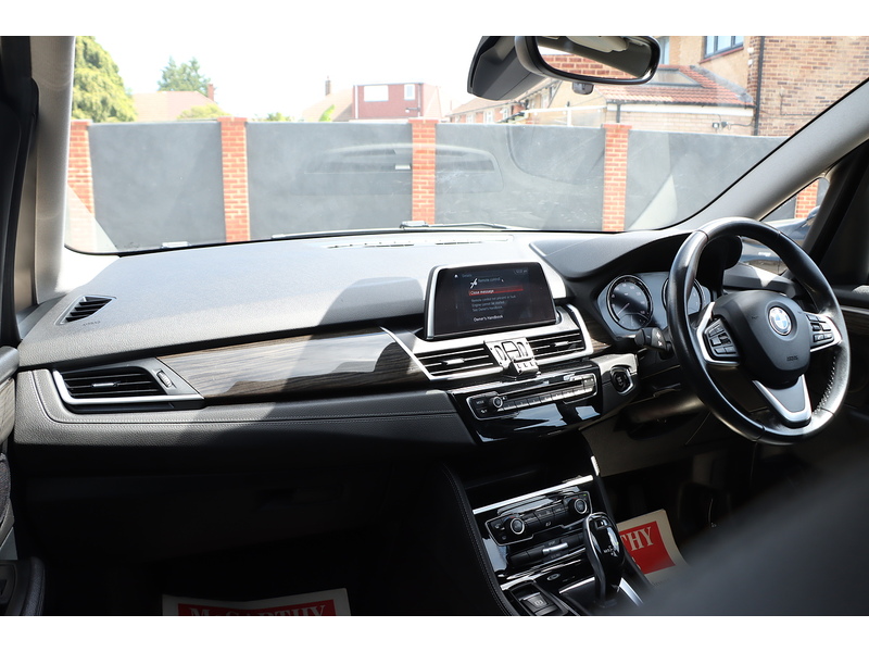BMW 218I 1.5 LUXURY MPV 5DR PETROL DCT AUTO 7 SEATER SAT NAV BLUETOOTH DAB STEREO CD PLAYER PARKING AIDS JUST 2 OWNERS ONLY 56000 MILES FSH NO ULEZ CHARGE 92-96 Mitcham Road