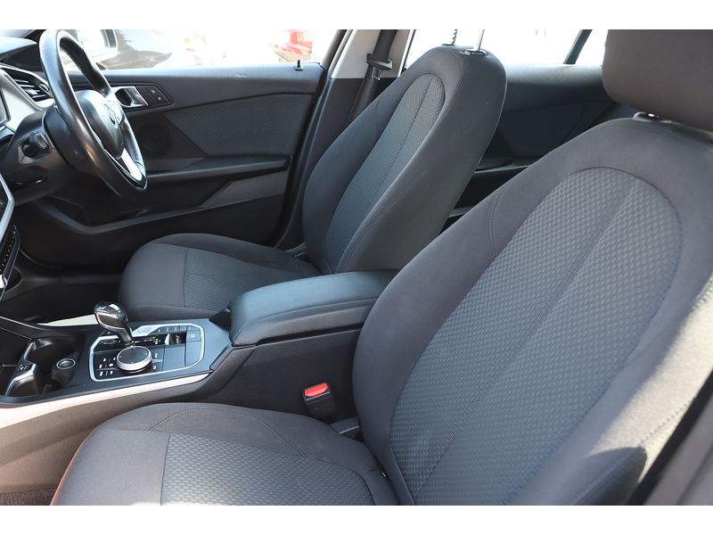 BMW 118I 1.5 SE HATCHBACK 5DR PETROL DCT AUTO SAT NAV BLUETOOTH DAB STEREO PARKING AIDS JUST 2 OWNERS ONLY 63000 MILES FSH 5 SERVICES NO ULEZ CHARGE 92-96 Mitcham Road