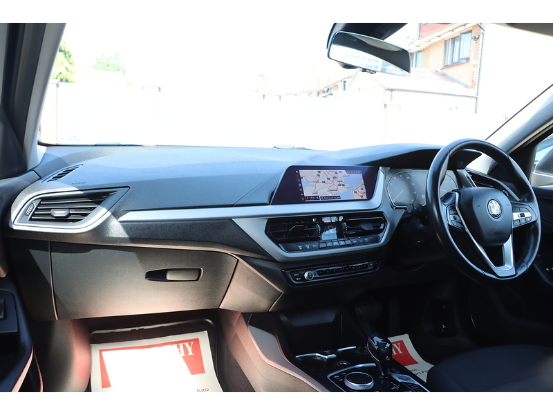 BMW 118I 1.5 SE HATCHBACK 5DR PETROL DCT AUTO SAT NAV BLUETOOTH DAB STEREO PARKING AIDS JUST 2 OWNERS ONLY 63000 MILES FSH 5 SERVICES NO ULEZ CHARGE 92-96 Mitcham Road
