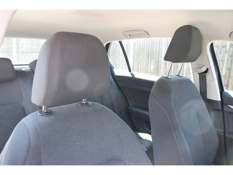 Volkswagen 1.0 TSI LIFE HATCHBACK 5DR PETROL MANUAL SATELLITE NAVIGATION BLUETOOTH DAB STEREO PARKING AIDS JUST 1 OWNER FROM ONLY 12000 MILES FSH NO ULEZ CHARGE 92-96 Mitcham Road
