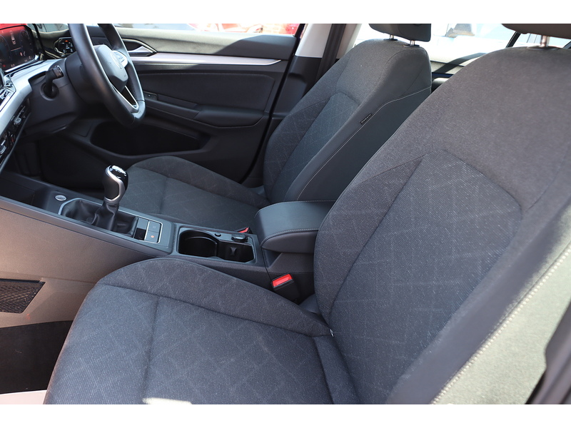 Volkswagen 1.0 TSI LIFE HATCHBACK 5DR PETROL MANUAL SATELLITE NAVIGATION BLUETOOTH DAB STEREO PARKING AIDS JUST 1 OWNER FROM ONLY 12000 MILES FSH NO ULEZ CHARGE 92-96 Mitcham Road