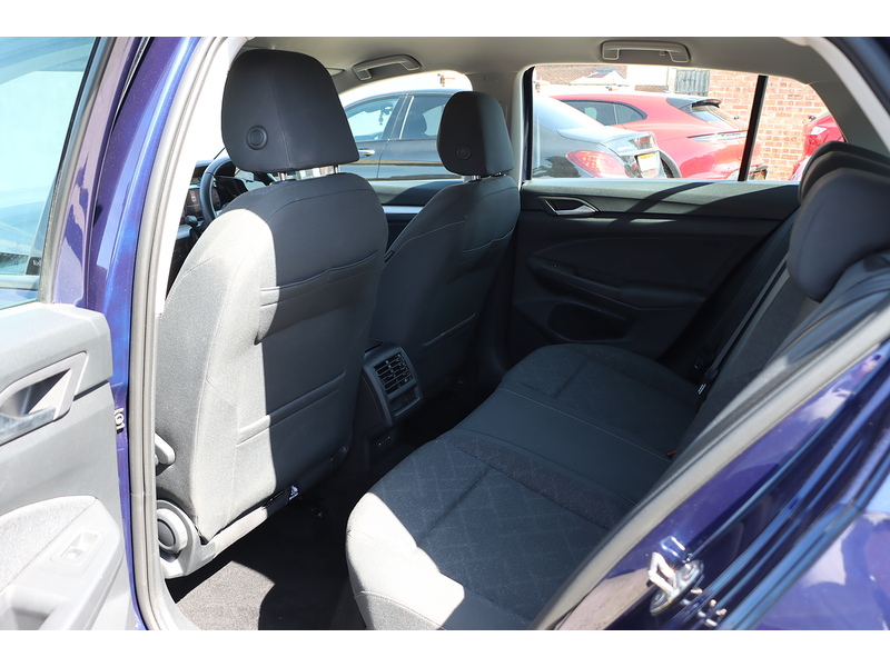 Volkswagen 1.0 TSI LIFE HATCHBACK 5DR PETROL MANUAL SATELLITE NAVIGATION BLUETOOTH DAB STEREO PARKING AIDS JUST 1 OWNER FROM ONLY 12000 MILES FSH NO ULEZ CHARGE 92-96 Mitcham Road