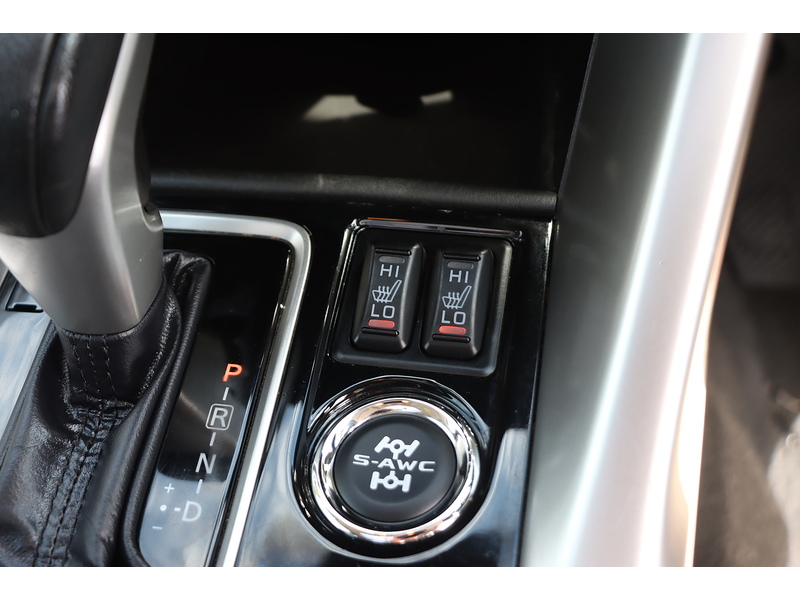 Mitsubishi 1.5T FIRST EDITION SUV 5DR PETROL CVT 4WD AUTO SUNROOF HEATED SEATS SATNAV BLUETOOTH DAB STEREO APPLE CARPLAY REAR CAMERA PARKING AIDS 57000 MILES FSH 92-96 Mitcham Road
