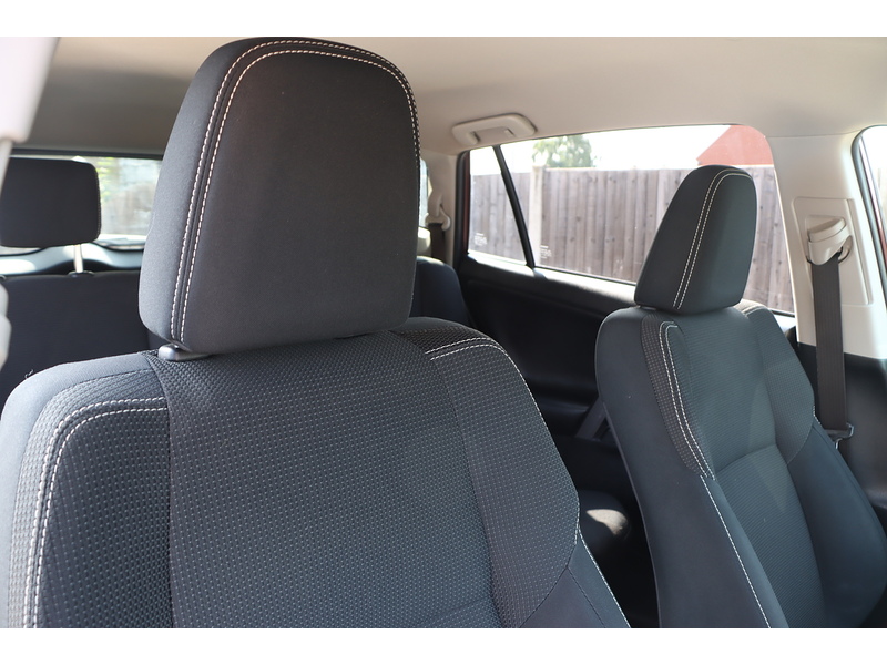 Toyota 2.5 VVT-H BUSINESS EDITION PLUS SUV 5DR PETROL HYBRID CVT AUTO SAT NAV BLUETOOTH REAR CAMERA PARKING AIDS 2 OWNERS 86000 MILES FSH 9 SERVICES £35 TAX 72-74 Mitcham Road