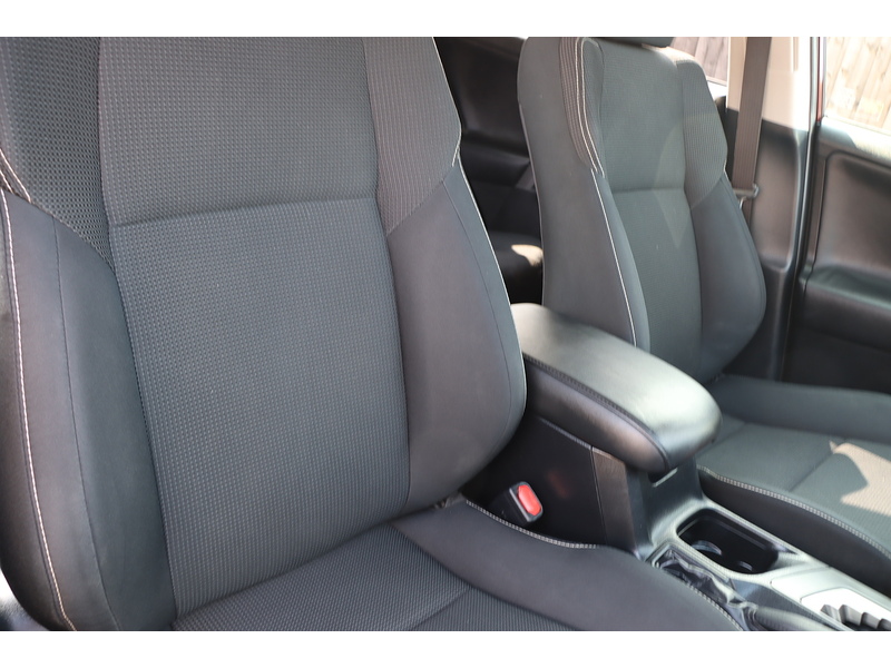 Toyota 2.5 VVT-H BUSINESS EDITION PLUS SUV 5DR PETROL HYBRID CVT AUTO SAT NAV BLUETOOTH REAR CAMERA PARKING AIDS 2 OWNERS 86000 MILES FSH 9 SERVICES £35 TAX 72-74 Mitcham Road