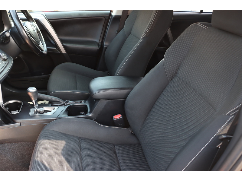 Toyota 2.5 VVT-H BUSINESS EDITION PLUS SUV 5DR PETROL HYBRID CVT AUTO SAT NAV BLUETOOTH REAR CAMERA PARKING AIDS 2 OWNERS 86000 MILES FSH 9 SERVICES £35 TAX 72-74 Mitcham Road