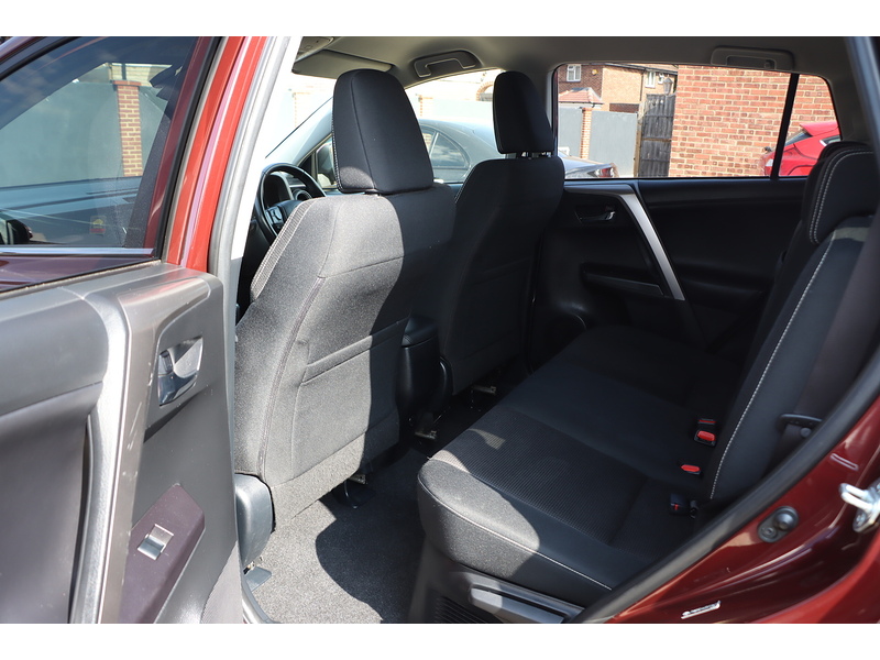 Toyota 2.5 VVT-H BUSINESS EDITION PLUS SUV 5DR PETROL HYBRID CVT AUTO SAT NAV BLUETOOTH REAR CAMERA PARKING AIDS 2 OWNERS 86000 MILES FSH 9 SERVICES £35 TAX 72-74 Mitcham Road