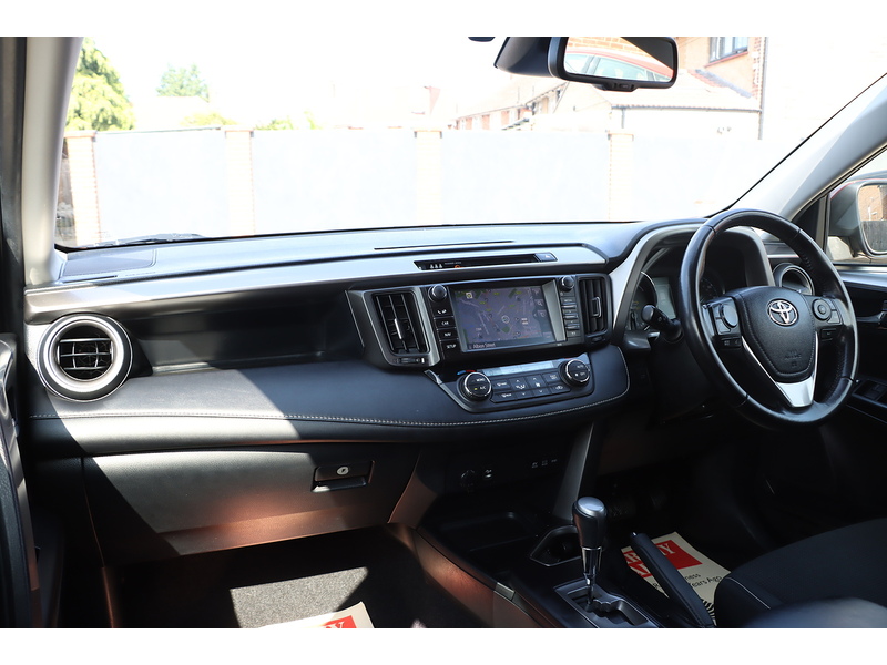 Toyota 2.5 VVT-H BUSINESS EDITION PLUS SUV 5DR PETROL HYBRID CVT AUTO SAT NAV BLUETOOTH REAR CAMERA PARKING AIDS 2 OWNERS 86000 MILES FSH 9 SERVICES £35 TAX 72-74 Mitcham Road