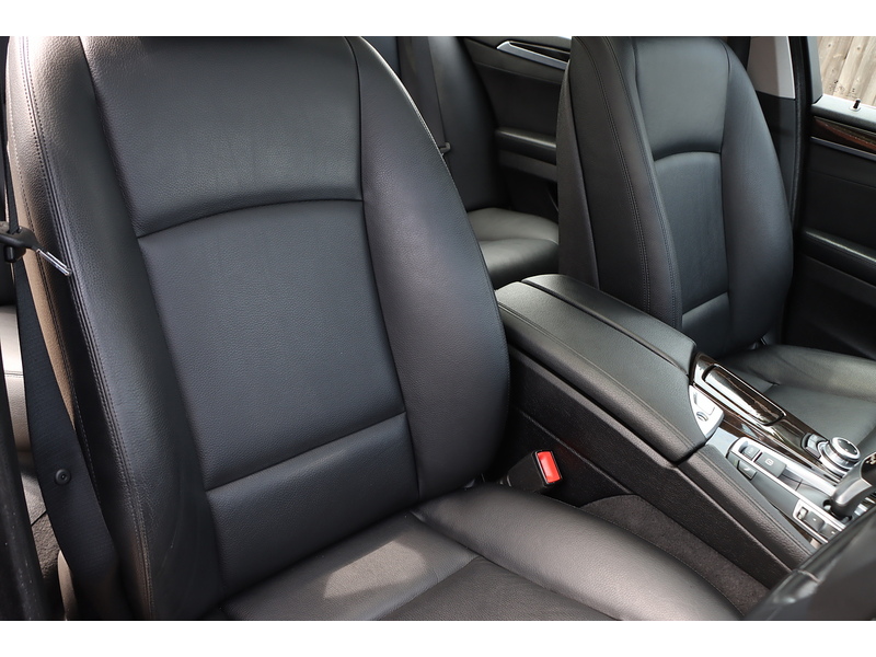 BMW 520I 2.0 SE SALOON 4 DOOR PETROL AUTO SUNROOF BLUETOOTH STEREO CD PLAYER REAR CAMERA PARKING AIDS ONLY 53000 MILES SH NO ULEZ CHARGE 92-96 Mitcham Road