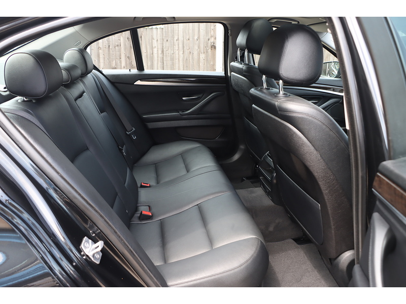 BMW 520I 2.0 SE SALOON 4 DOOR PETROL AUTO SUNROOF BLUETOOTH STEREO CD PLAYER REAR CAMERA PARKING AIDS ONLY 53000 MILES SH NO ULEZ CHARGE 92-96 Mitcham Road