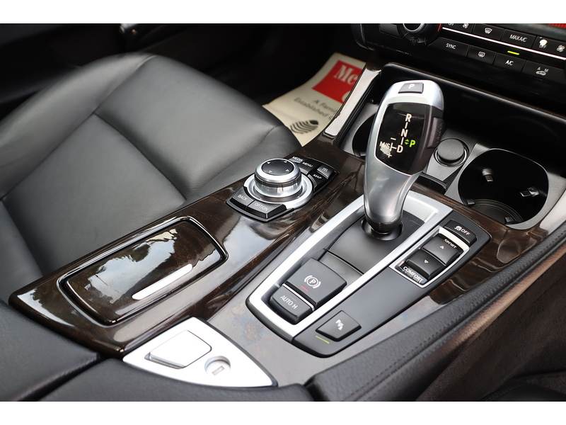 BMW 520I 2.0 SE SALOON 4 DOOR PETROL AUTO SUNROOF BLUETOOTH STEREO CD PLAYER REAR CAMERA PARKING AIDS ONLY 53000 MILES SH NO ULEZ CHARGE 92-96 Mitcham Road