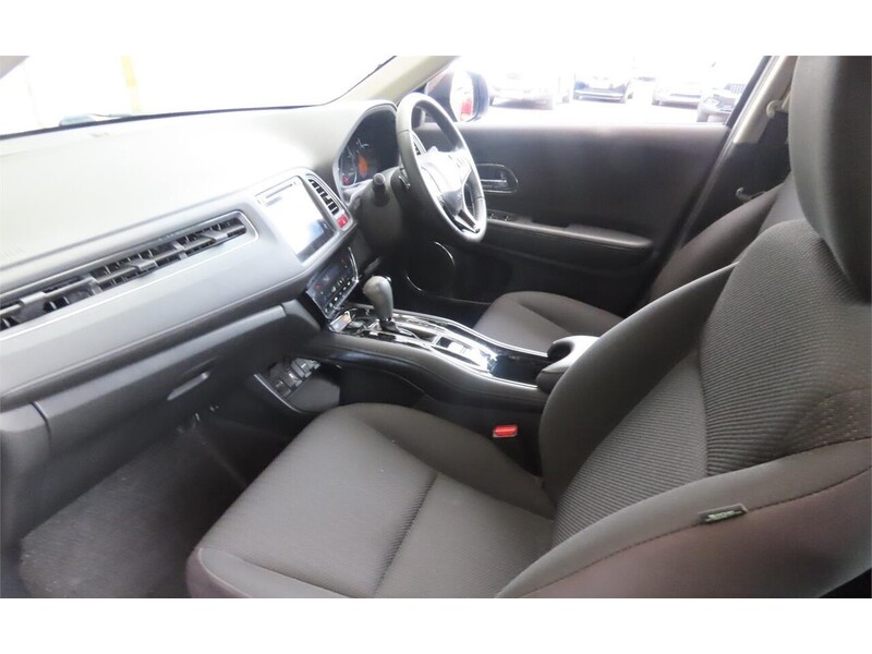 Honda 1.5 i-VTEC SE Navi SUV 5dr Petrol CVT Euro 6 (s/s) (130 ps) JUST 1 OWNER FROM NEW ONLY 68000 MILES FSH 8 SERVICES 72-74 Mitcham Road