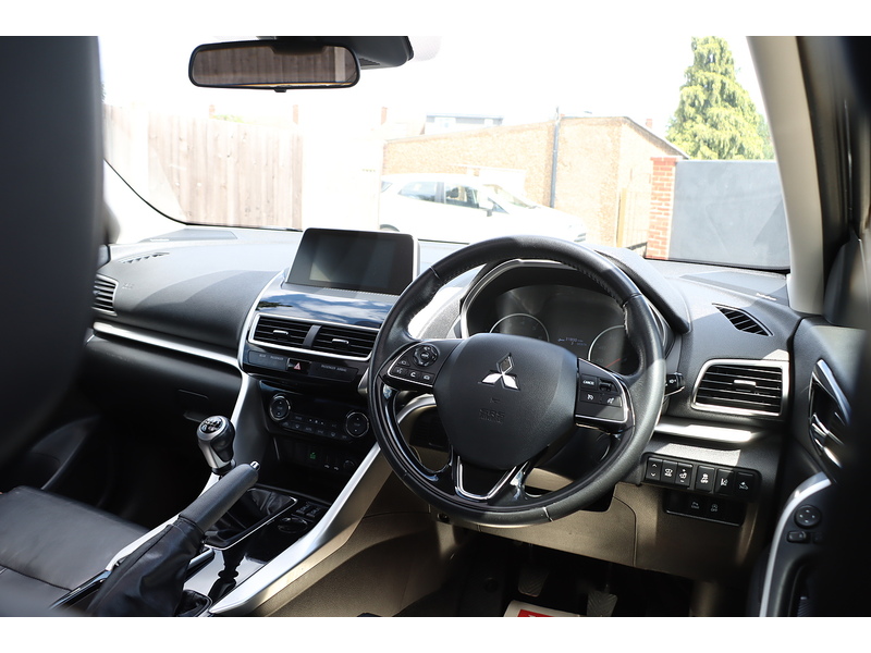 Mitsubishi 1.5T 4 SUV 5DR PETROL MANUAL SUNROOF HEATED SEATS SATNAV BLUETOOTH DAB RADIO APPLE CARPLAY REAR CAMERA PARKING AIDS ONLY 68000 MILES SH NO ULEZ CHARGE 92-96 Mitcham Road