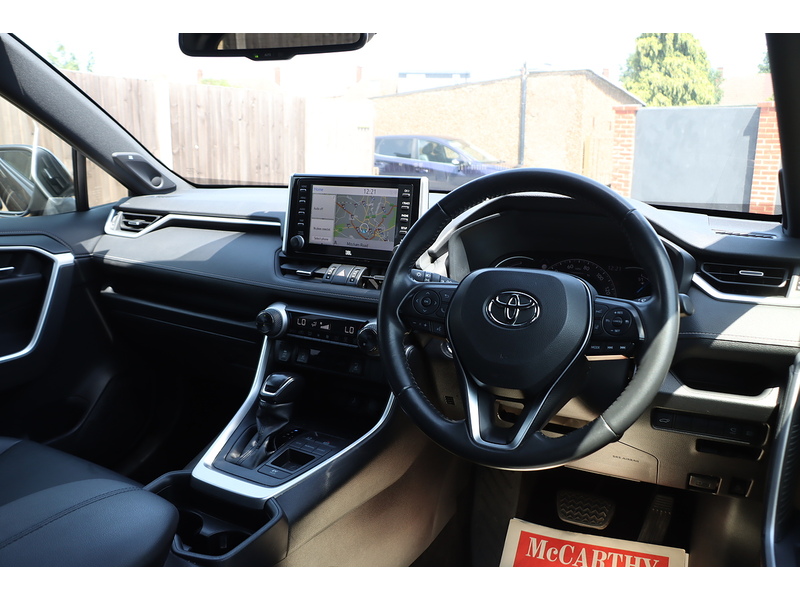 Toyota 2.5 VVT-H BLACK EDITION SUV 5DR PETROL HYBRID CVT AUTO HEATED SEATS SAT NAV BLUETOOTH DAB STEREO APPLE CARPLAY REAR CAMERA JUST 1 OWNER 62000 MILES SH 72-74 Mitcham Road