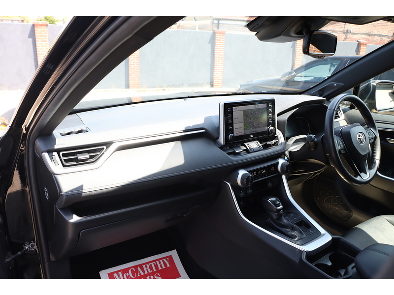 Toyota 2.5 VVT-H BLACK EDITION SUV 5DR PETROL HYBRID CVT AUTO HEATED SEATS SAT NAV BLUETOOTH DAB STEREO APPLE CARPLAY REAR CAMERA JUST 1 OWNER 62000 MILES SH 72-74 Mitcham Road