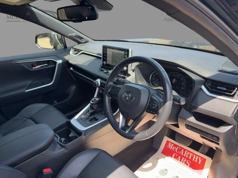 Toyota 2.5 VVT-H BLACK EDITION SUV 5DR PETROL HYBRID CVT AUTO HEATED SEATS SAT NAV BLUETOOTH DAB STEREO APPLE CARPLAY REAR CAMERA JUST 1 OWNER 62000 MILES SH 72-74 Mitcham Road