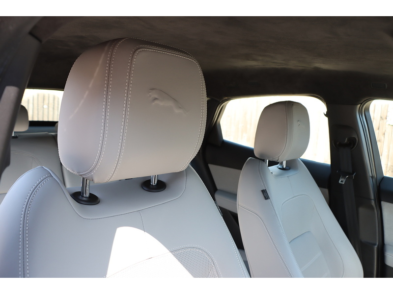 Jaguar 1.5 P300E 12.17KWH R-DYNAMIC HSE SUV 5DR PETROL PLUG-IN HYBRID AWD AUTO HEATED SEATS SATNAV BLUETOOTH APPLE CARPLAY REAR CAMERA 1 OWNER 52000 MILES SH 72-74 Mitcham Road
