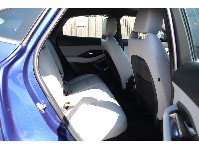 Jaguar 1.5 P300E 12.17KWH R-DYNAMIC HSE SUV 5DR PETROL PLUG-IN HYBRID AWD AUTO HEATED SEATS SATNAV BLUETOOTH APPLE CARPLAY REAR CAMERA 1 OWNER 52000 MILES SH 72-74 Mitcham Road