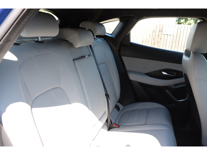 Jaguar 1.5 P300E 12.17KWH R-DYNAMIC HSE SUV 5DR PETROL PLUG-IN HYBRID AWD AUTO HEATED SEATS SATNAV BLUETOOTH APPLE CARPLAY REAR CAMERA 1 OWNER 52000 MILES SH 72-74 Mitcham Road