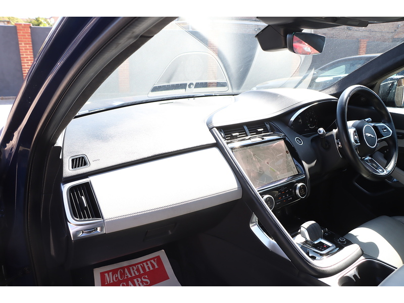 Jaguar 1.5 P300E 12.17KWH R-DYNAMIC HSE SUV 5DR PETROL PLUG-IN HYBRID AWD AUTO HEATED SEATS SATNAV BLUETOOTH APPLE CARPLAY REAR CAMERA 1 OWNER 52000 MILES SH 72-74 Mitcham Road