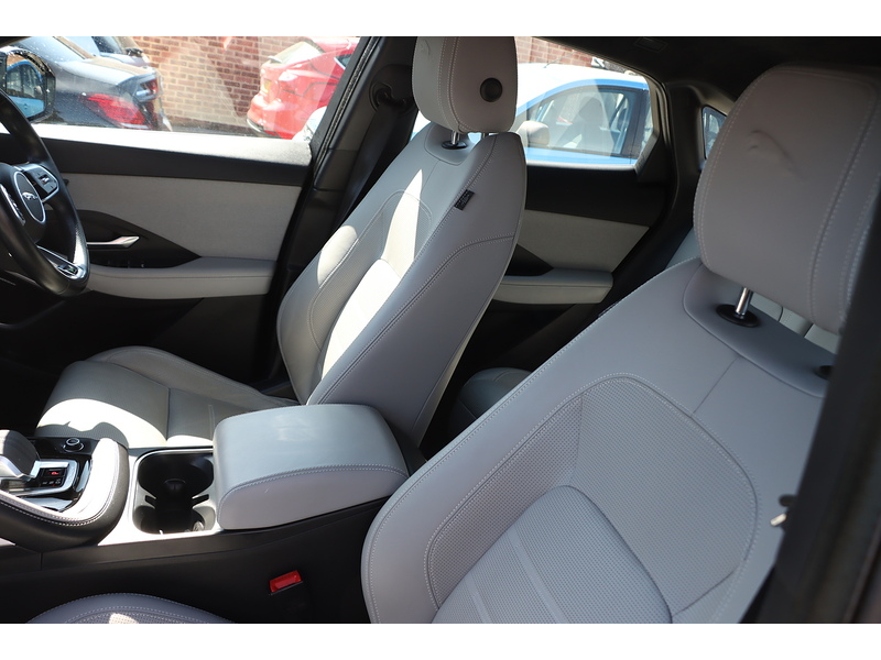 Jaguar 1.5 P300E 12.17KWH R-DYNAMIC HSE SUV 5DR PETROL PLUG-IN HYBRID AWD AUTO HEATED SEATS SATNAV BLUETOOTH APPLE CARPLAY REAR CAMERA 1 OWNER 52000 MILES SH 72-74 Mitcham Road