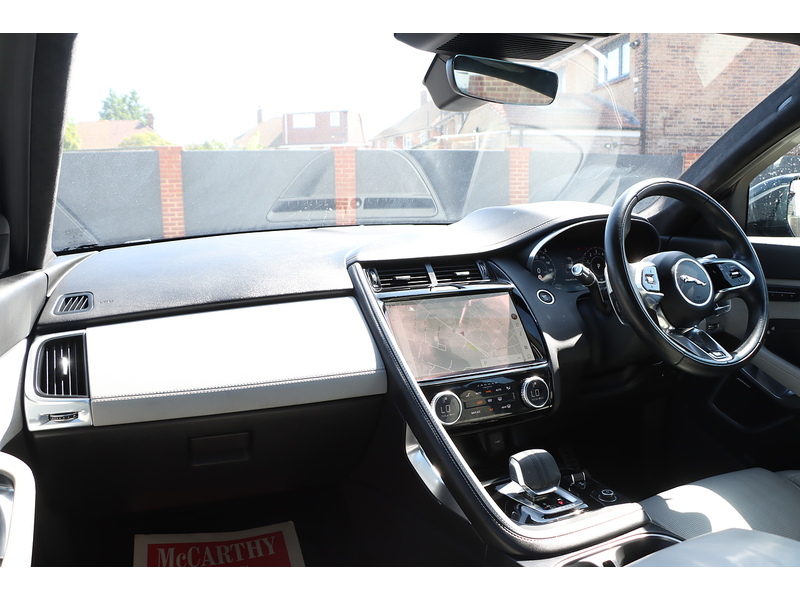 Jaguar 1.5 P300E 12.17KWH R-DYNAMIC HSE SUV 5DR PETROL PLUG-IN HYBRID AWD AUTO HEATED SEATS SATNAV BLUETOOTH APPLE CARPLAY REAR CAMERA 1 OWNER 52000 MILES SH 72-74 Mitcham Road