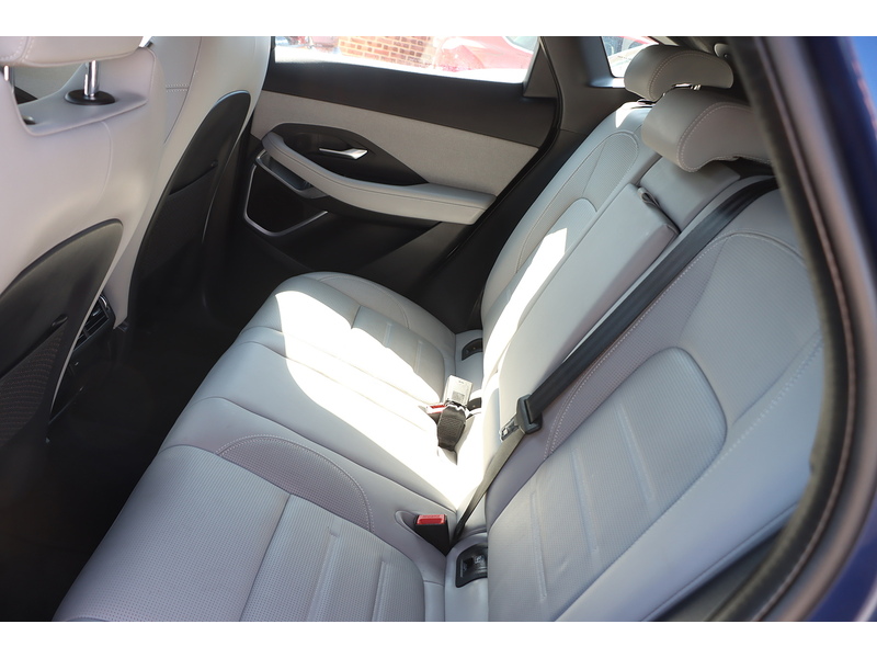 Jaguar 1.5 P300E 12.17KWH R-DYNAMIC HSE SUV 5DR PETROL PLUG-IN HYBRID AWD AUTO HEATED SEATS SATNAV BLUETOOTH APPLE CARPLAY REAR CAMERA 1 OWNER 52000 MILES SH 72-74 Mitcham Road