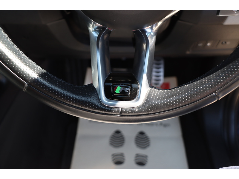 Jaguar 1.5 P300E 12.17KWH R-DYNAMIC HSE SUV 5DR PETROL PLUG-IN HYBRID AWD AUTO HEATED SEATS SATNAV BLUETOOTH APPLE CARPLAY REAR CAMERA 1 OWNER 52000 MILES SH 72-74 Mitcham Road