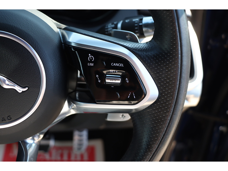 Jaguar 1.5 P300E 12.17KWH R-DYNAMIC HSE SUV 5DR PETROL PLUG-IN HYBRID AWD AUTO HEATED SEATS SATNAV BLUETOOTH APPLE CARPLAY REAR CAMERA 1 OWNER 52000 MILES SH 72-74 Mitcham Road