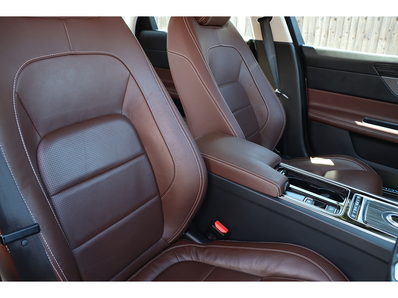 Jaguar 2.0I R-SPORT SALOON 4DR PETROL AUTO HEATED SEATS SAT NAV BLUETOOTH DAB STEREO PARKING AIDS SAME OWNER FOR 3 YEARS ONLY 45000 MILES FSH 6 SERVICES 72-74 Mitcham Road