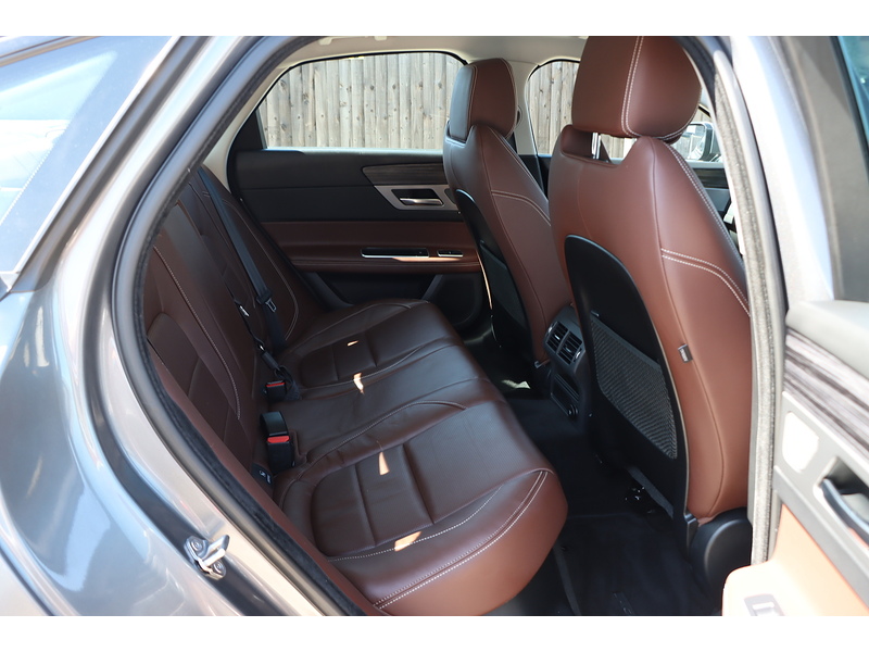 Jaguar 2.0I R-SPORT SALOON 4DR PETROL AUTO HEATED SEATS SAT NAV BLUETOOTH DAB STEREO PARKING AIDS SAME OWNER FOR 3 YEARS ONLY 45000 MILES FSH 6 SERVICES 72-74 Mitcham Road