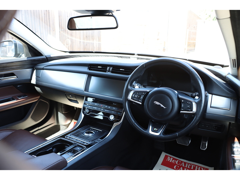 Jaguar 2.0I R-SPORT SALOON 4DR PETROL AUTO HEATED SEATS SAT NAV BLUETOOTH DAB STEREO PARKING AIDS SAME OWNER FOR 3 YEARS ONLY 45000 MILES FSH 6 SERVICES 72-74 Mitcham Road