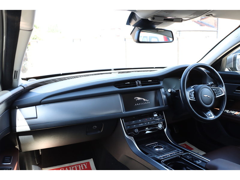 Jaguar 2.0I R-SPORT SALOON 4DR PETROL AUTO HEATED SEATS SAT NAV BLUETOOTH DAB STEREO PARKING AIDS SAME OWNER FOR 3 YEARS ONLY 45000 MILES FSH 6 SERVICES 72-74 Mitcham Road