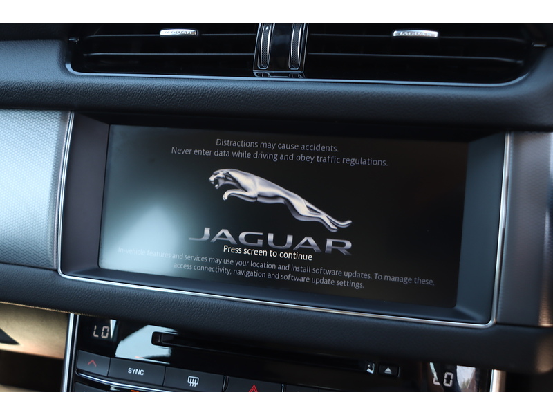 Jaguar 2.0I R-SPORT SALOON 4DR PETROL AUTO HEATED SEATS SAT NAV BLUETOOTH DAB STEREO PARKING AIDS SAME OWNER FOR 3 YEARS ONLY 45000 MILES FSH 6 SERVICES 72-74 Mitcham Road
