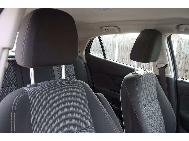 Vauxhall 1.6 EXCLUSIV SUV 5DR PETROL 2WD MANUAL BLUETOOTH DAB STEREO AIRCON PARKING AIDS SAME OWNER FOR 4 YEARS ONLY 99000 MILES FSH 10 SERVICES NO ULEZ CHARGE 72-74 Mitcham Road