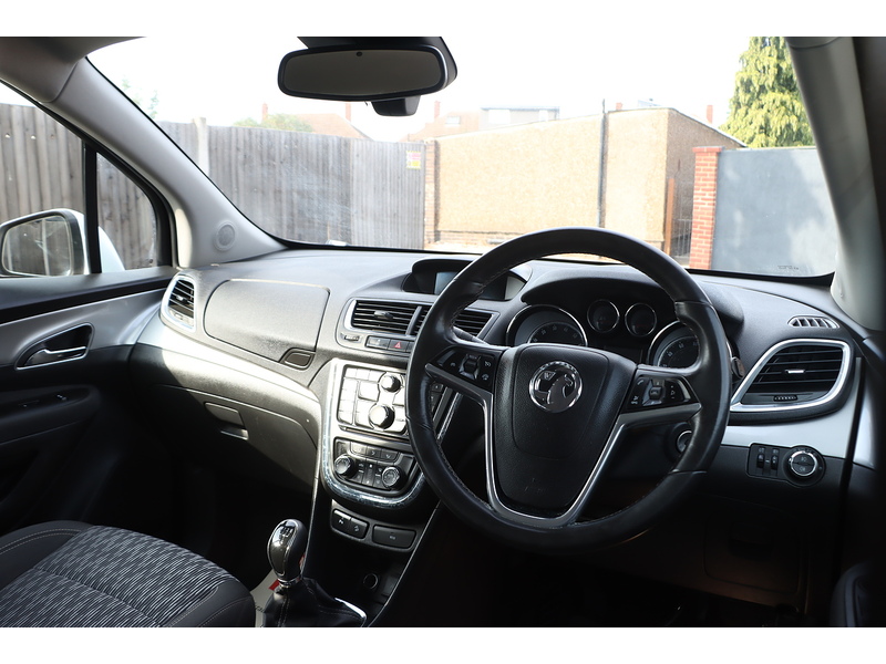 Vauxhall 1.6 EXCLUSIV SUV 5DR PETROL 2WD MANUAL BLUETOOTH DAB STEREO AIRCON PARKING AIDS SAME OWNER FOR 4 YEARS ONLY 99000 MILES FSH 10 SERVICES NO ULEZ CHARGE 72-74 Mitcham Road