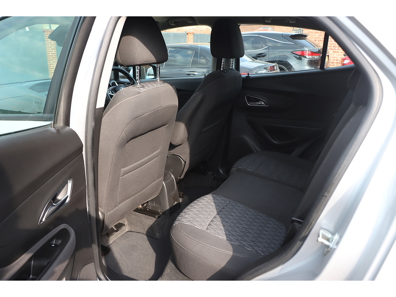 Vauxhall 1.6 EXCLUSIV SUV 5DR PETROL 2WD MANUAL BLUETOOTH DAB STEREO AIRCON PARKING AIDS SAME OWNER FOR 4 YEARS ONLY 99000 MILES FSH 10 SERVICES NO ULEZ CHARGE 72-74 Mitcham Road