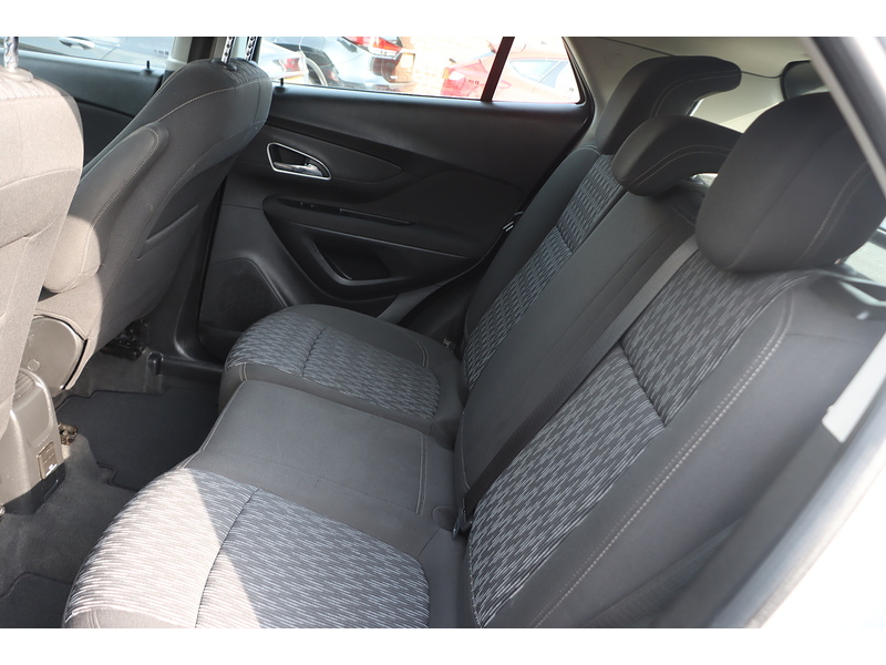 Vauxhall 1.6 EXCLUSIV SUV 5DR PETROL 2WD MANUAL BLUETOOTH DAB STEREO AIRCON PARKING AIDS SAME OWNER FOR 4 YEARS ONLY 99000 MILES FSH 10 SERVICES NO ULEZ CHARGE 72-74 Mitcham Road