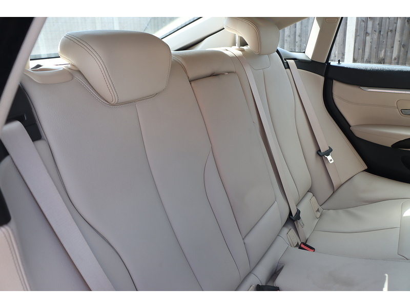 BMW 430I 2.0 LUXURY HATCHBACK 5DR PETROL AUTO SUNROOF HEATED SEATS SATNAV BLUETOOTH DAB RADIO REAR CAMERA PARKING AIDS 2 OWNERS 72000 MILES FSH 9 SERVICES 72-74 Mitcham Road