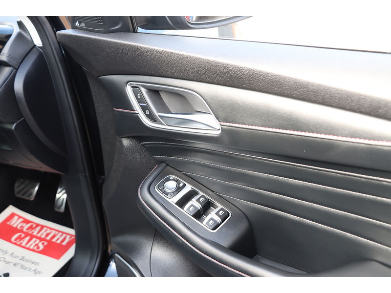 MG 1.5 T-GDI 16.6kWh Exclusive SUV 5dr Petrol Plug-in Hybrid Auto Euro 6 (s/s) (258 ps) 72-74 Mitcham Road
