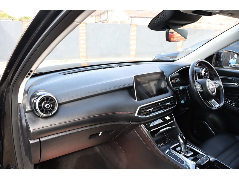 MG 1.5 T-GDI 16.6kWh Exclusive SUV 5dr Petrol Plug-in Hybrid Auto Euro 6 (s/s) (258 ps) 72-74 Mitcham Road