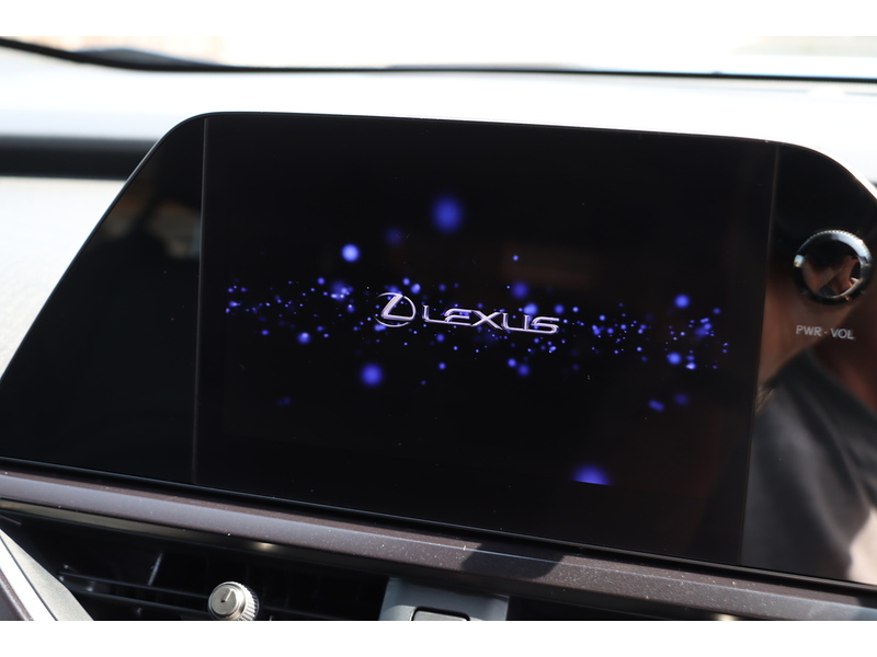 Lexus 250H 2.0 F SPORT DESIGN SUV 5DR PETROL HYBRID E-CVT AUTO HEATED SEATS SAT NAV BLUETOOTH APPLE CARPLAY REAR CAMERA PARKING AIDS 1 OWNER 48000 MILES FSH 72-74 Mitcham Road